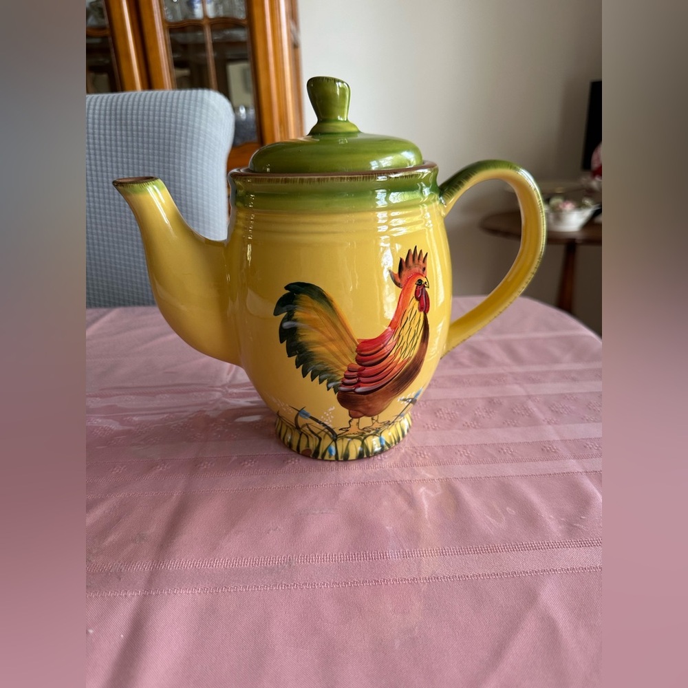 Jay imports vintage earthenware tea/coffee pot with rooster handpainted image